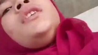 Old Man Sucks Jilbab Behind House, Red Pussy✌