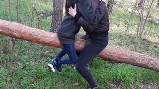 Кончаем в одежде на бревно - lesbian_illusion