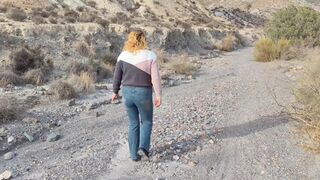 Ich musste soooo dringend Pissen während wir Spazieren waren
